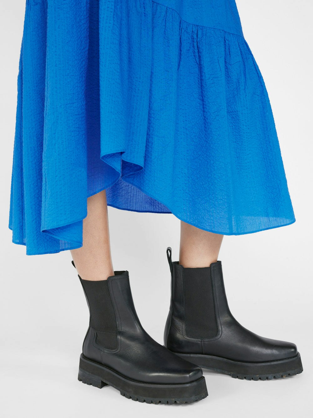 skirt hem view